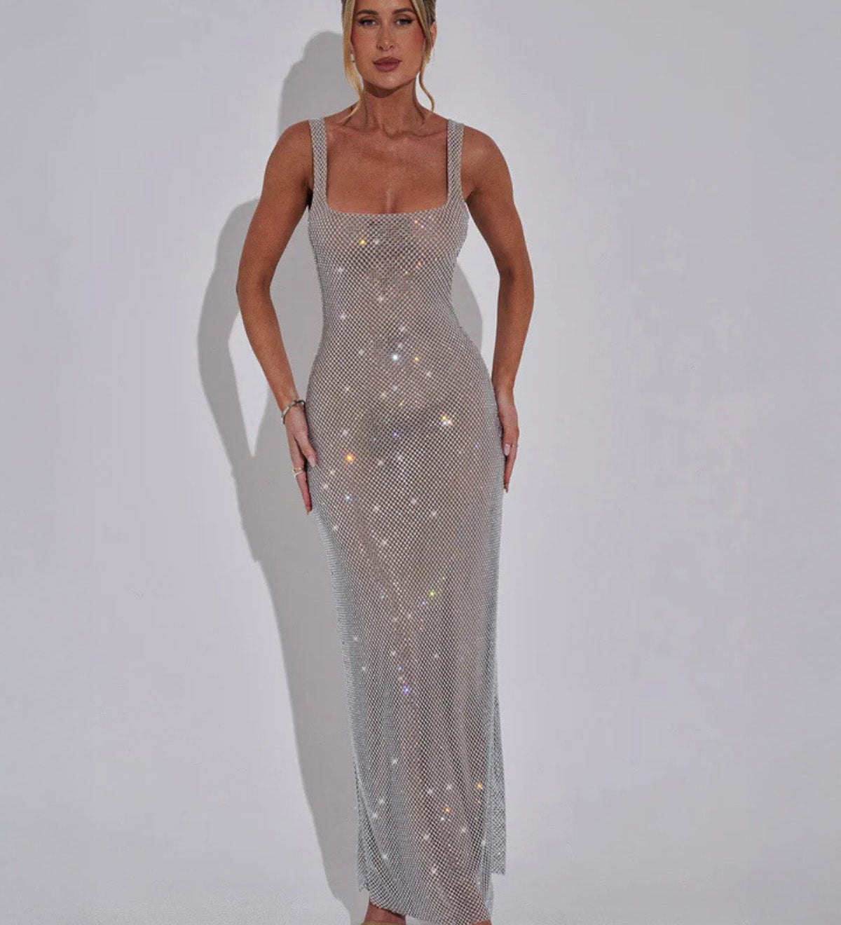 Vestido de Festa com Decote Quadrado Ornamental
