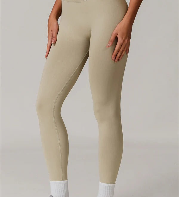 Conjunto The Nova Luxe -  Top de Performance e Leggings Scandi-Style