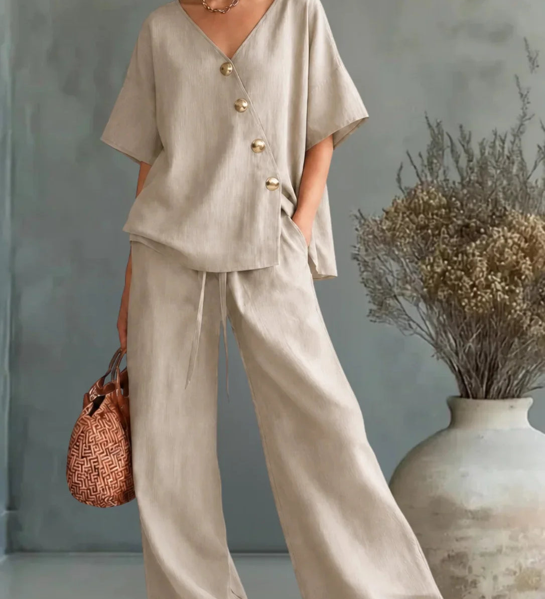 Greta | Conjunto com Decote em V e Botões