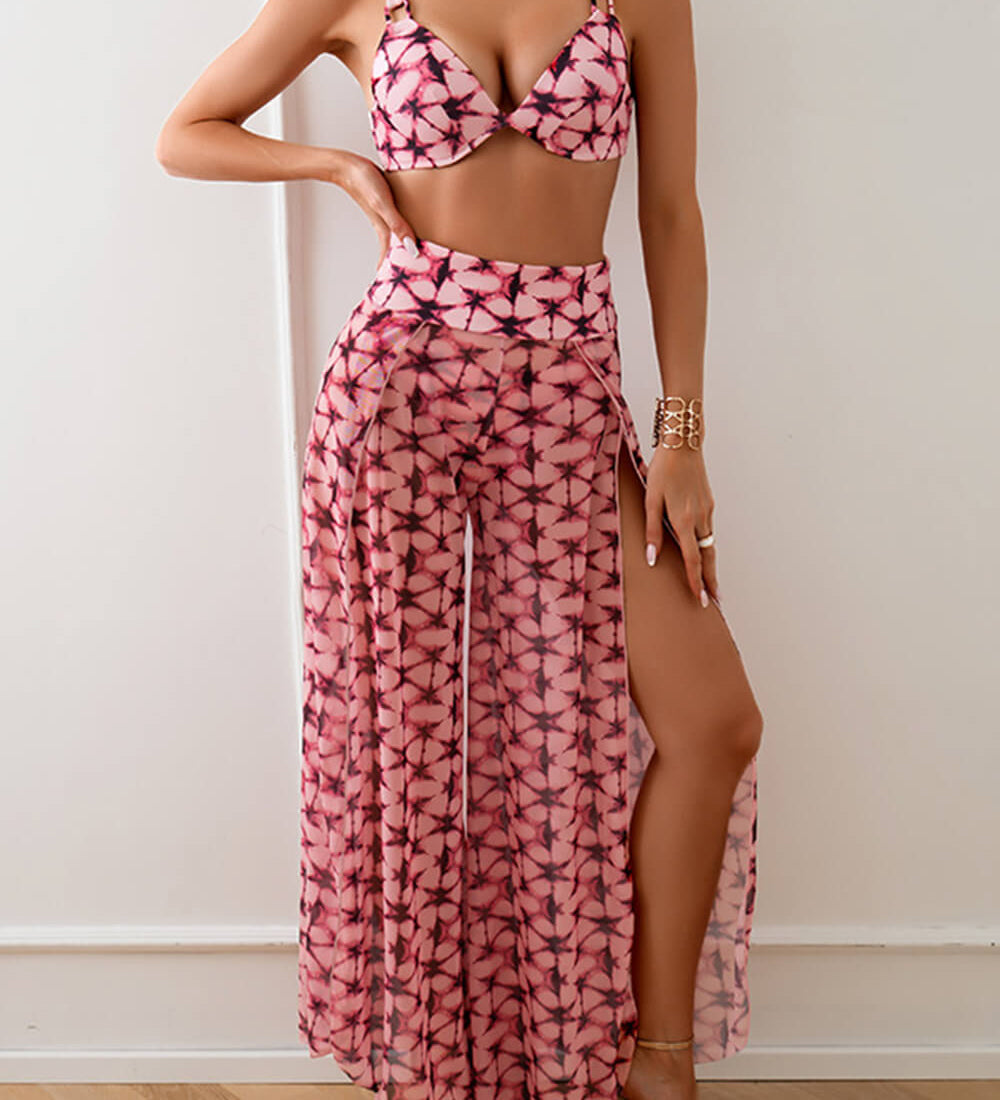 Conjunto de biquíni estampado para férias na praia