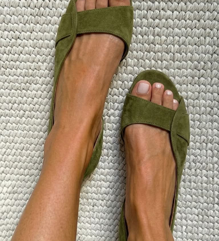 Felicidade - Sandálias Slingback em Camurça