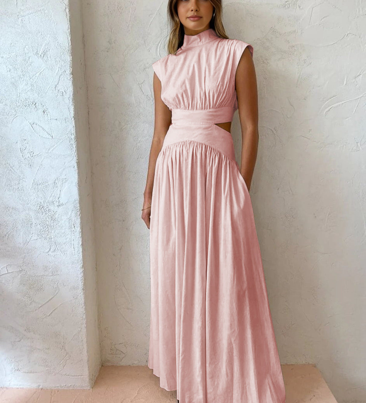 Vestido Maxi Sem Mangas com Detalhes Recortados