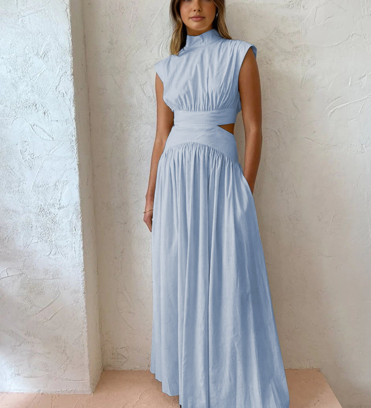 Vestido Maxi Sem Mangas com Detalhes Recortados
