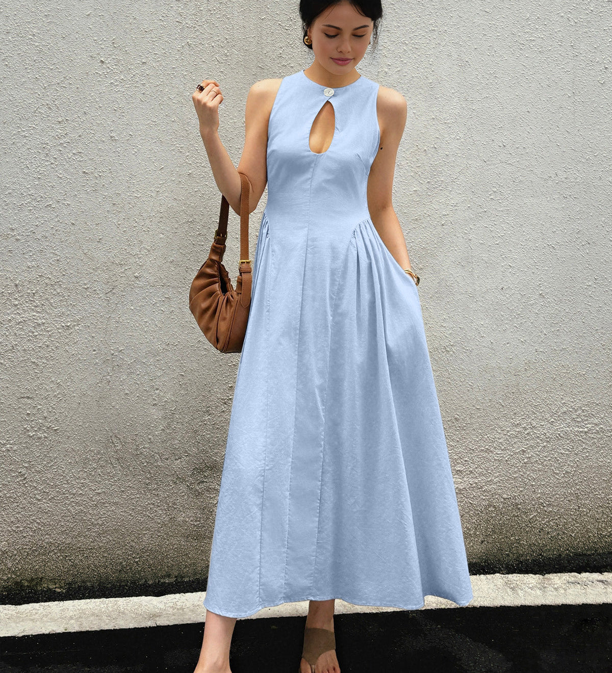 Vestido Midi Sem Mangas com Detalhe em Decote Keyhole