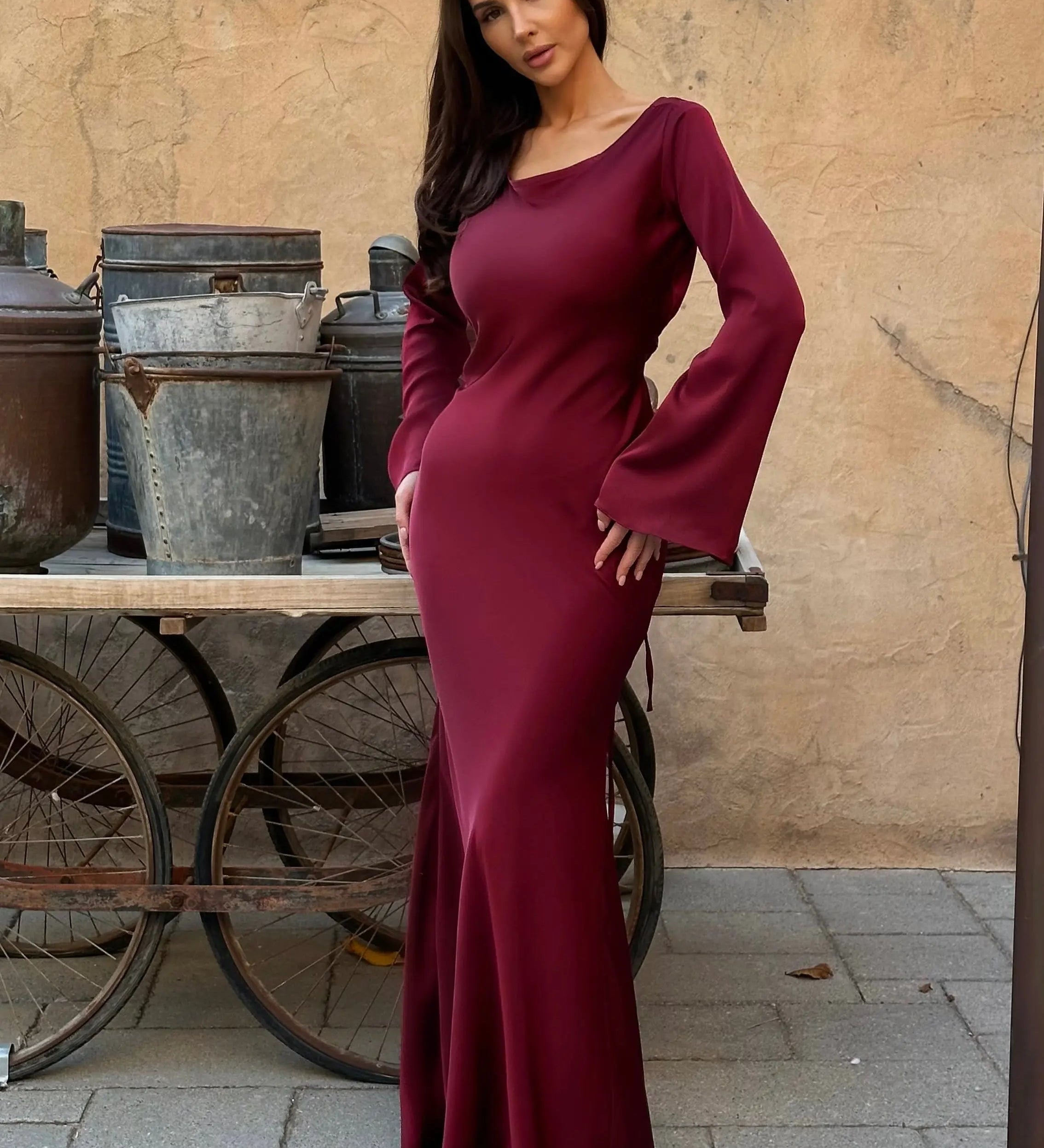 Maxi Vestido de Cetim com Mangas Longas para Convidadas de Casamento