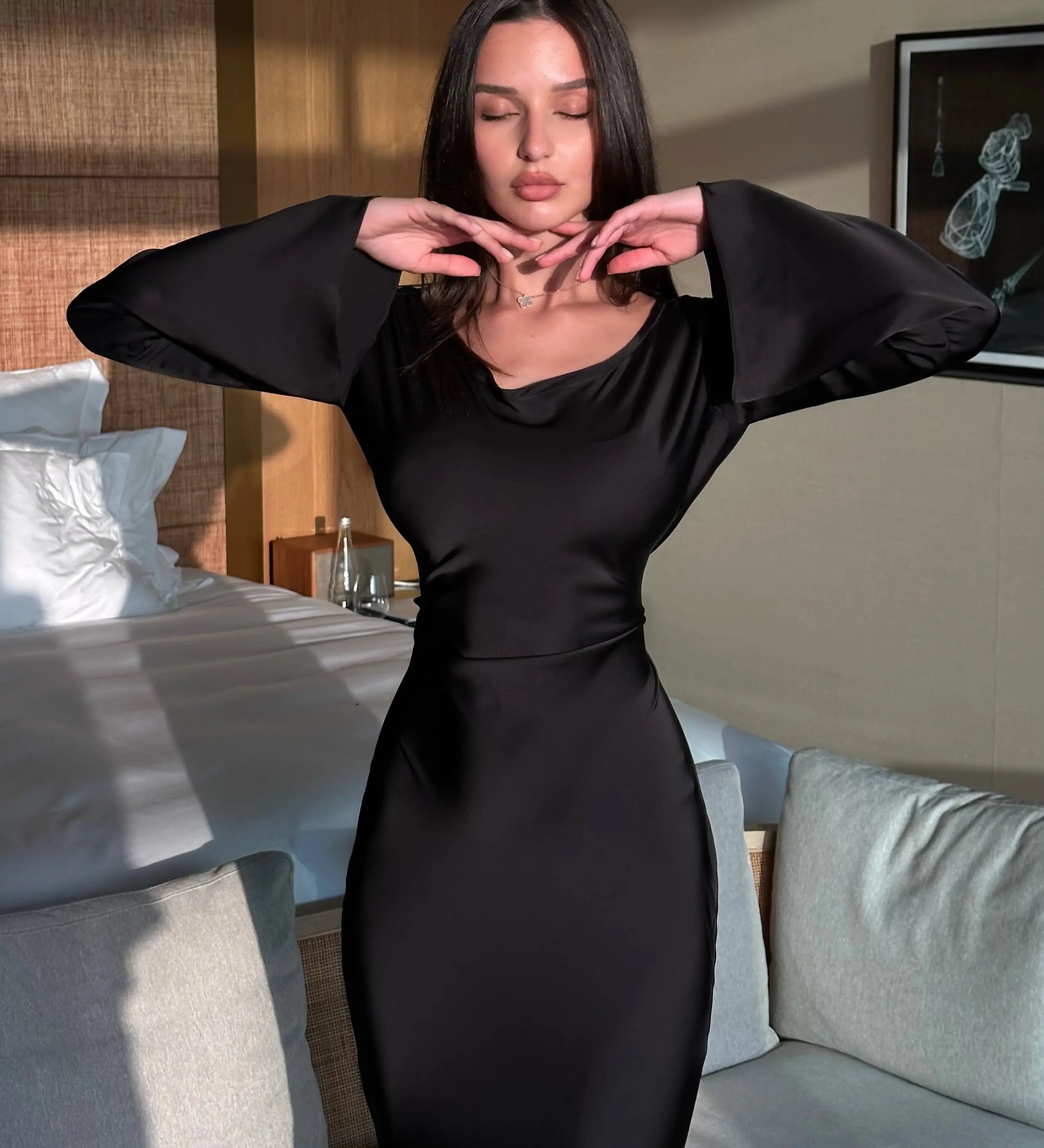 Maxi Vestido de Cetim com Mangas Longas para Convidadas de Casamento