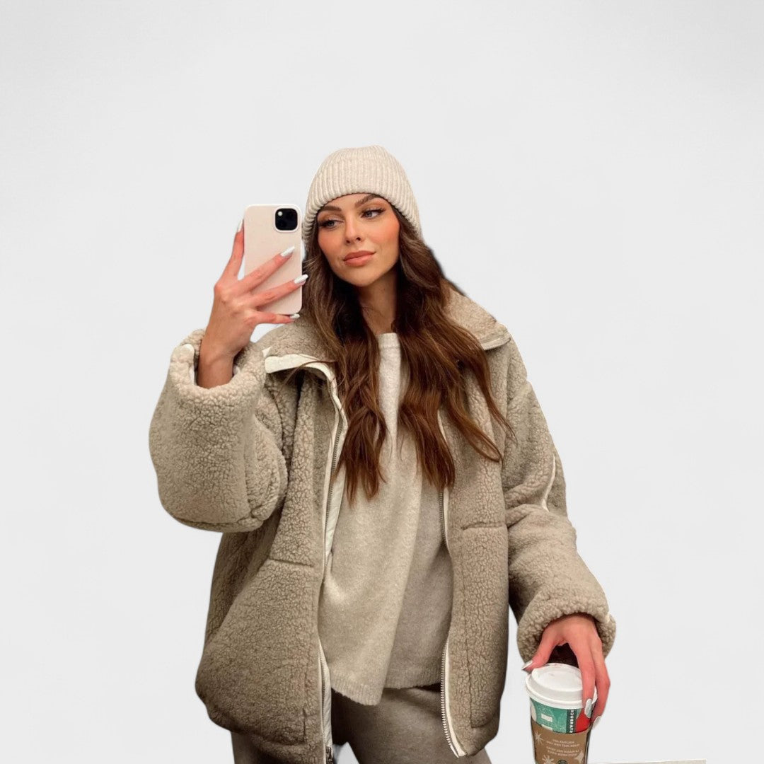 Vanda - Casaco Oversized com Gola Alta