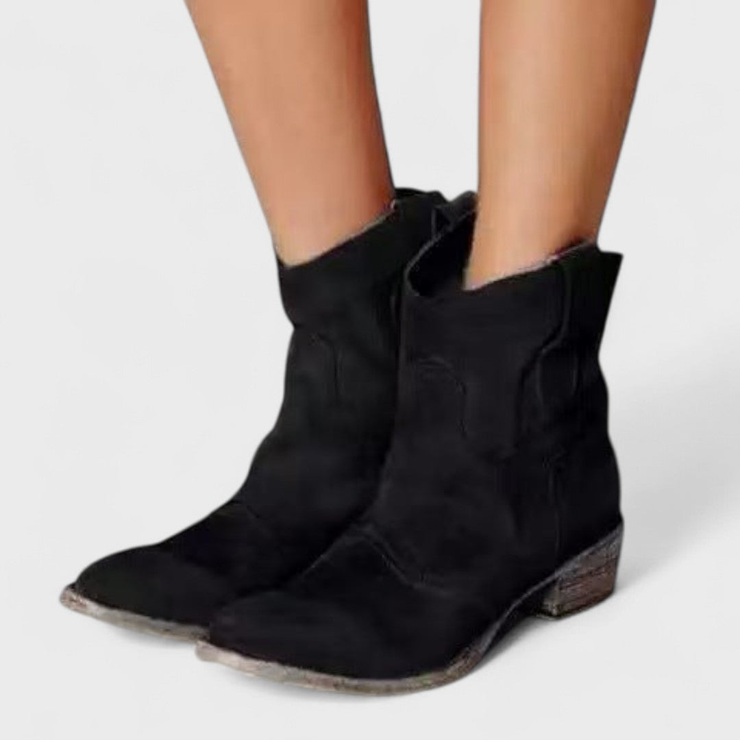 Carolina - Botins elegantes e atemporais
