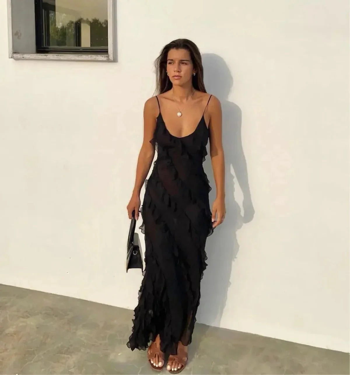 Maxi Vestido com Acabamentos em Renda