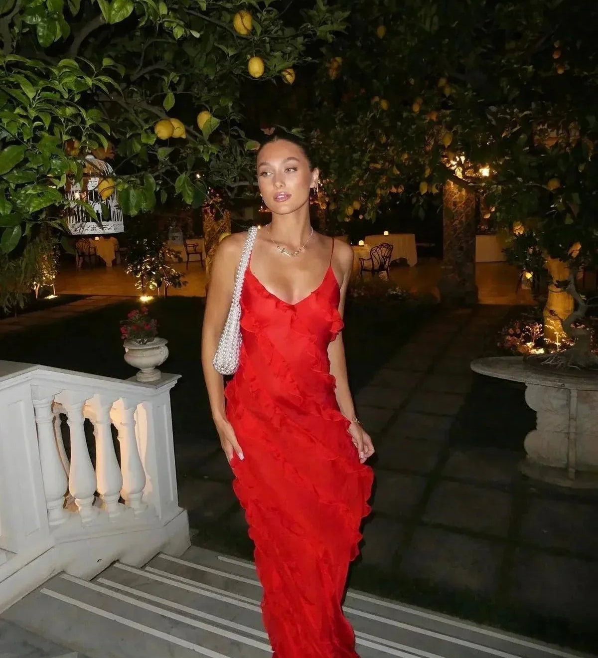 Maxi Vestido com Acabamentos em Renda