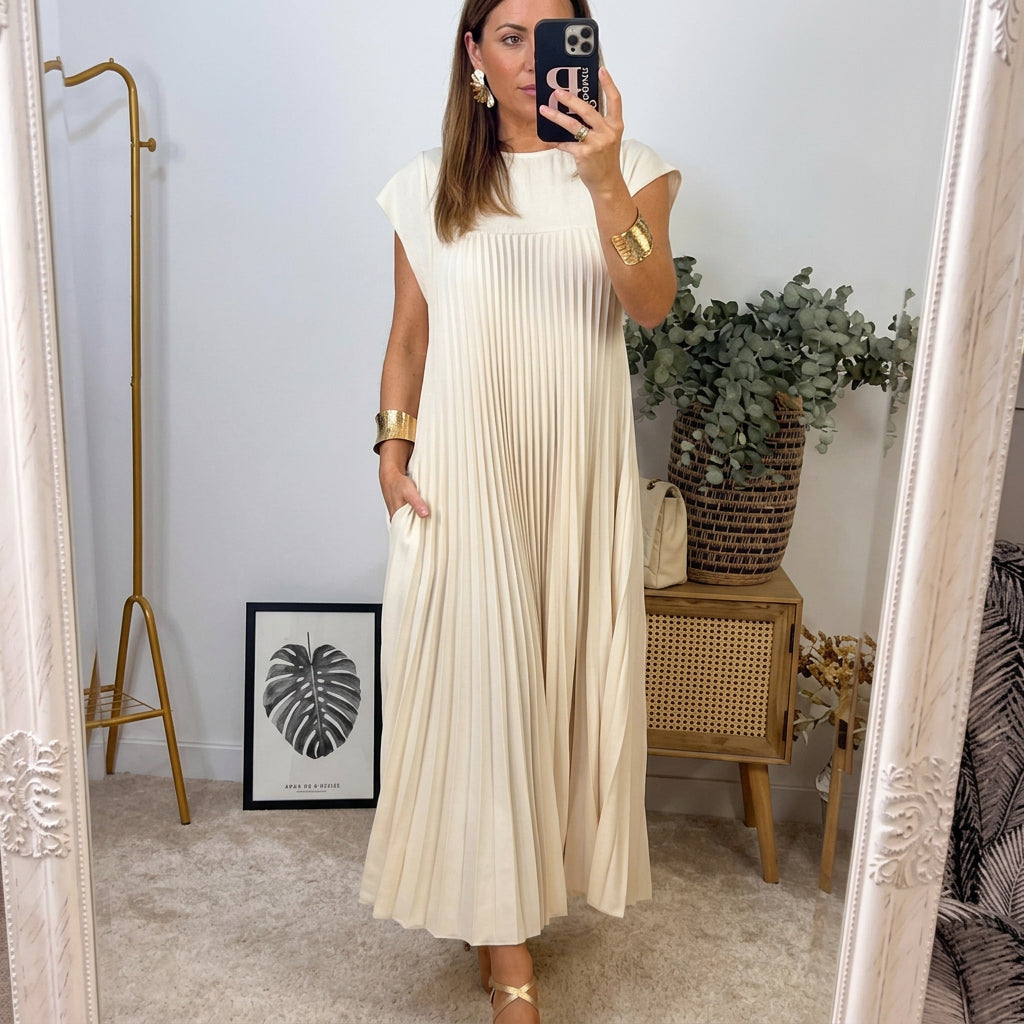 Alva - Vestido Clássico Plissado